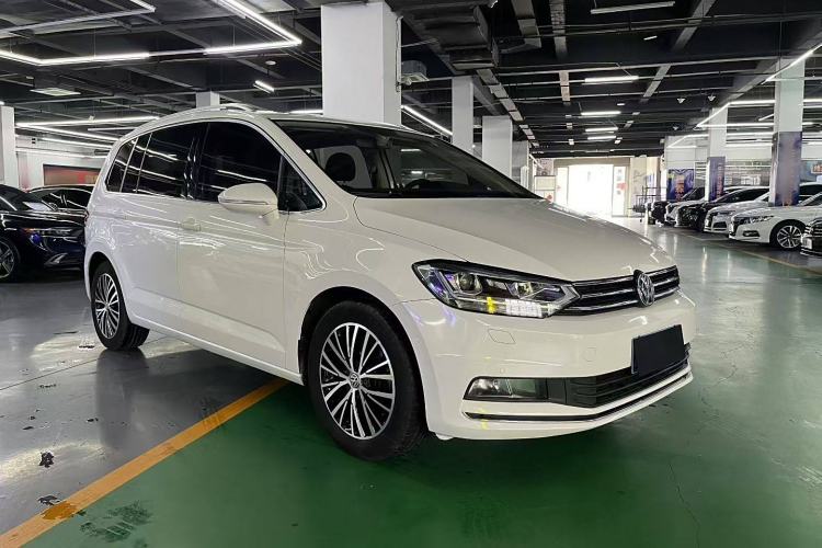 Used Volkswagen Touran 2016 Volkswagen Touran L 330TSI DSG Luxury Edition
