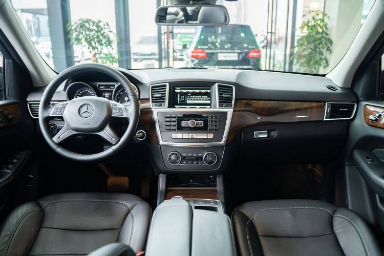 Used Mercedes-Benz M-Class 2014 ML 400 4MATIC Dynamic Model