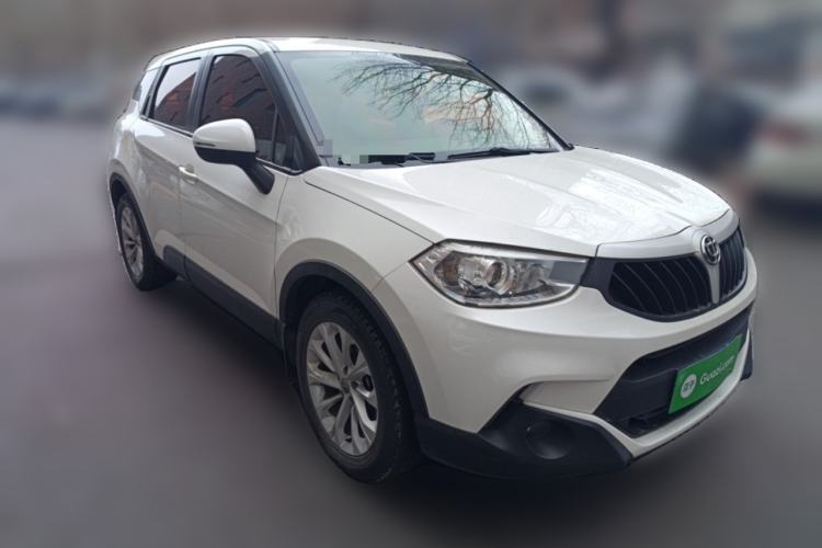 Used Brilliance V3 2016 1.5L Manual Elite Version Front Right 45 Deg