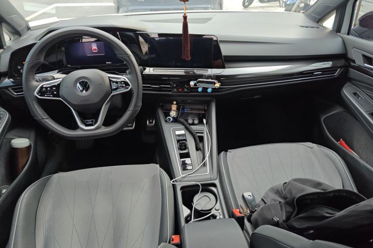 Used Volkswagen Golf 2024 280TSI DSG R-Line 50th Anniversary Edition Center Console