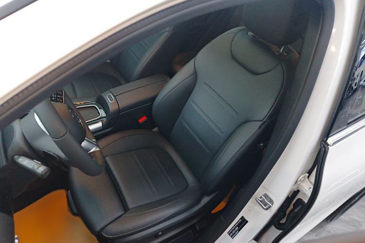 Used Mercedes-Benz GLA 2024 GLA 200 Left Front Seat