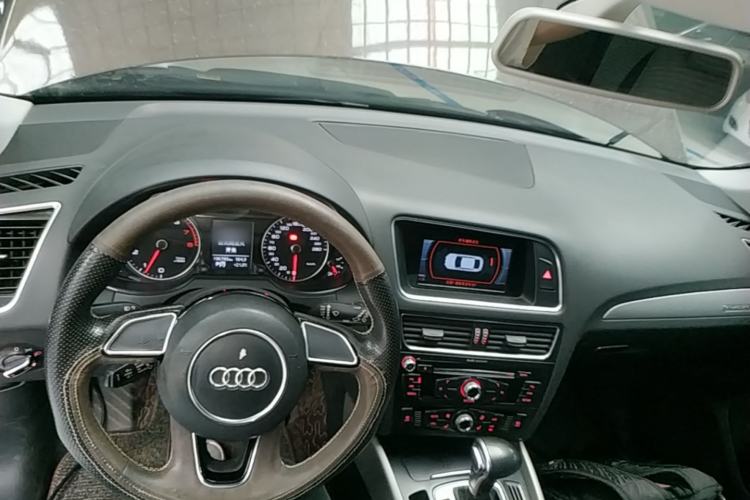 Used Audi Q5 2017 Plus 40 TFSI Ambition Model
