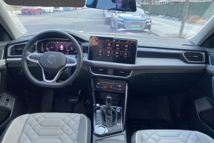 Used Volkswagen Tayron 2024 300TSI Two-Wheel-Drive Luxury Plus Advanced Version