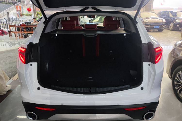 Used Alfa Romeo Stelvio 2017 2.0T 200HP Luxury Edition
