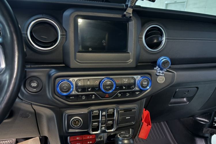 Used Jeep Wrangler 2019 2.0T Sahara Four-Door Version China VI Emission Standard
