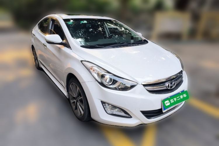 Used Hyundai Elantra (5th Generation / Langdong) 2015 1.6L Automatic Luxury Model Front Right 45 Deg