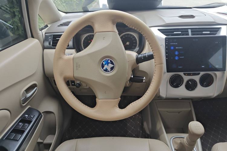 Used Venucia D50 2013 1.6L Manual Luxury Edition
