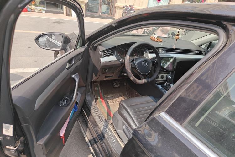 Used Volkswagen Magotan 2017 280TSI DSG Comfort Model Driver Seat