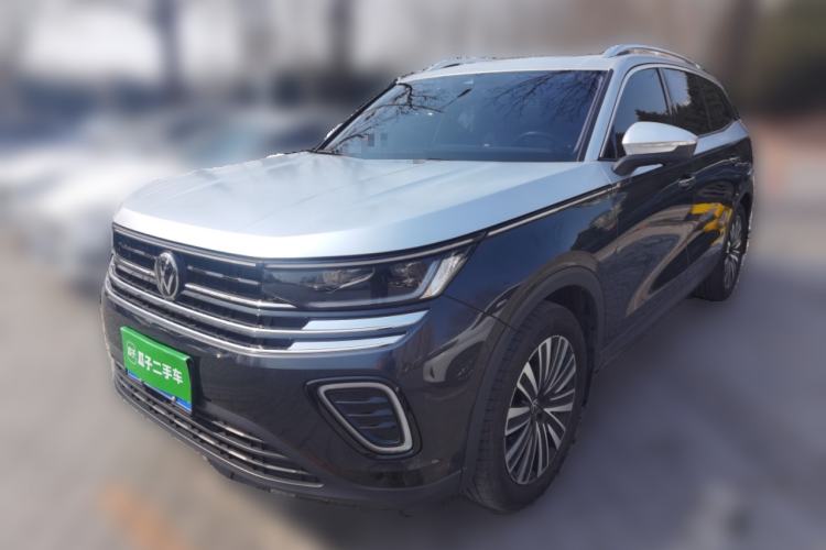 Used Volkswagen Tavendor 2023 330TSI Luxury Touring Edition