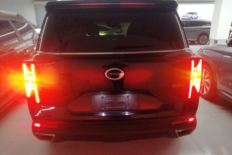 Used GAC Trumpchi GS8 2022 Linghang Series 2.0 TGDI Two-Wheel Drive Luxury Smart Connectivity Version (6 Seats)
