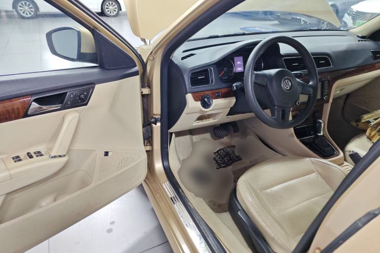 Used Volkswagen Lavida 2013 1.6L Automatic Comfort Edition Driver Seat