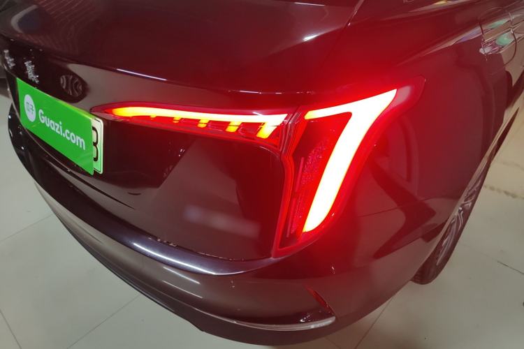 Used Hongqi E-QM5 2022 431 km Charge & Enjoy Edition
