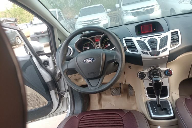 Used Ford Fiesta 2009 Sedan 1.5L Automatic Fashion Edition Steering Wheel
