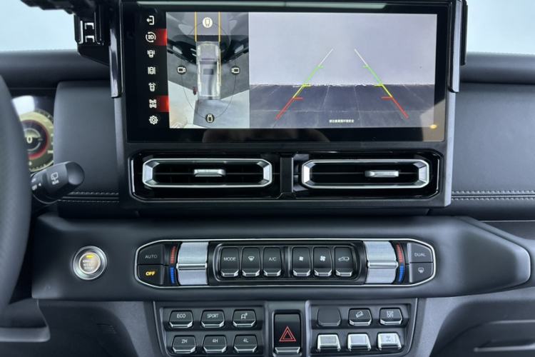 Used 212 T01 2025 2.0T Changfeng
