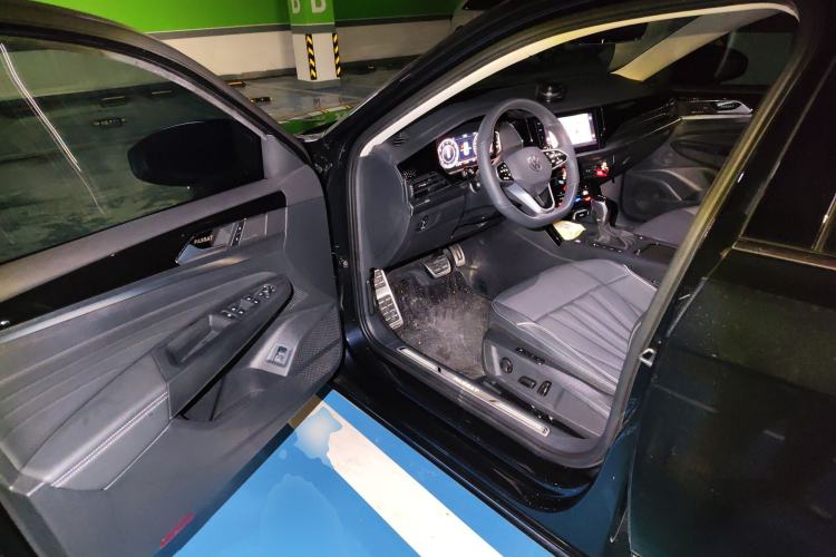 Used Volkswagen Passat 2024 380TSI Dragon Glory Edition Driver Seat