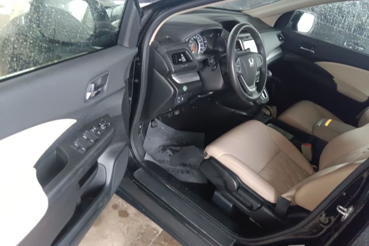 Used Honda CR-V 2016 2.0L two-wheel drive Urban Edition Driver Seat