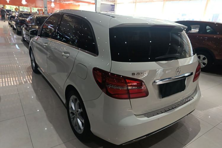 Used Mercedes-Benz B-Class 2019 B 200 Fashion Model Rear Left 45 Deg