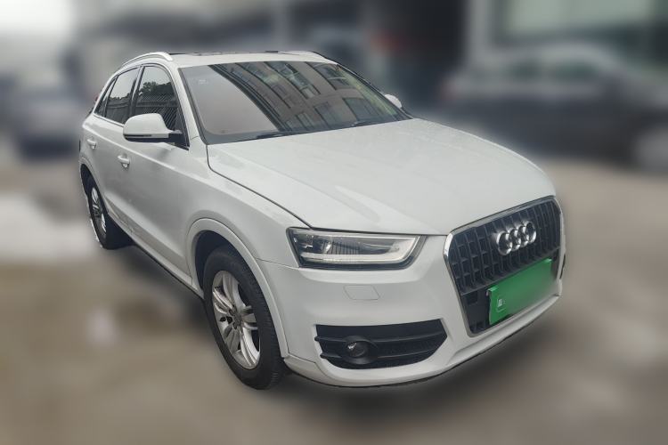 Used Audi Q3 2013 35 TFSI Comfort Model Front Right 45 Deg