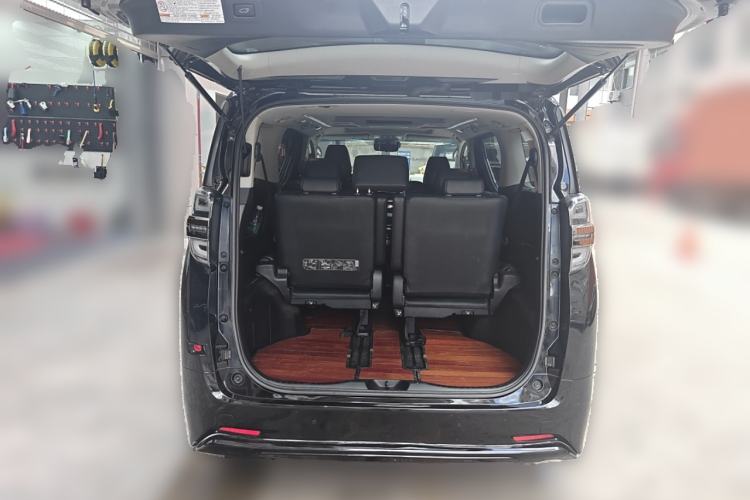 Used Toyota Vellfire 2019 Dual-Engine 2.5L HV Luxury Edition
