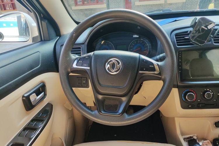 Used Dongfeng Fengon 370 2016 1.5L Manual Standard Model II 7 Seats