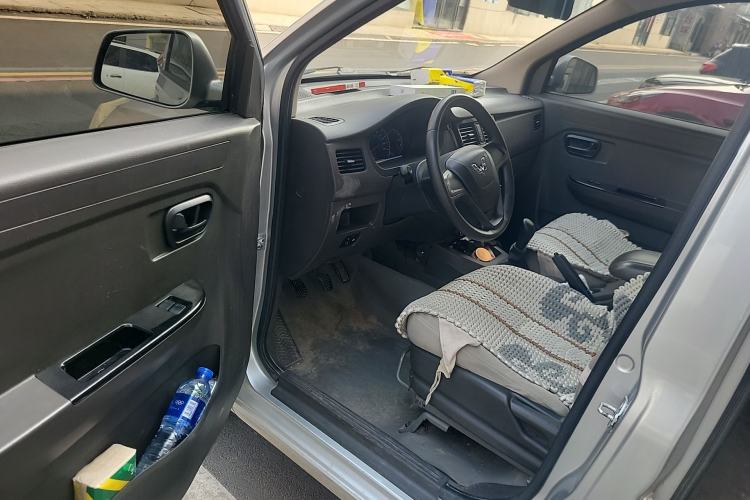 Used Wuling Rongguang V 2015 1.2L Standard Version