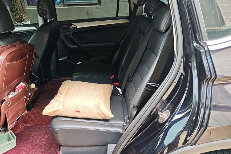 Used Volkswagen Tiguan L 2019 Revised 330TSI Automatic Two-Wheel Drive Smart & Luxury Edition China VI Standard Left Rear Seat