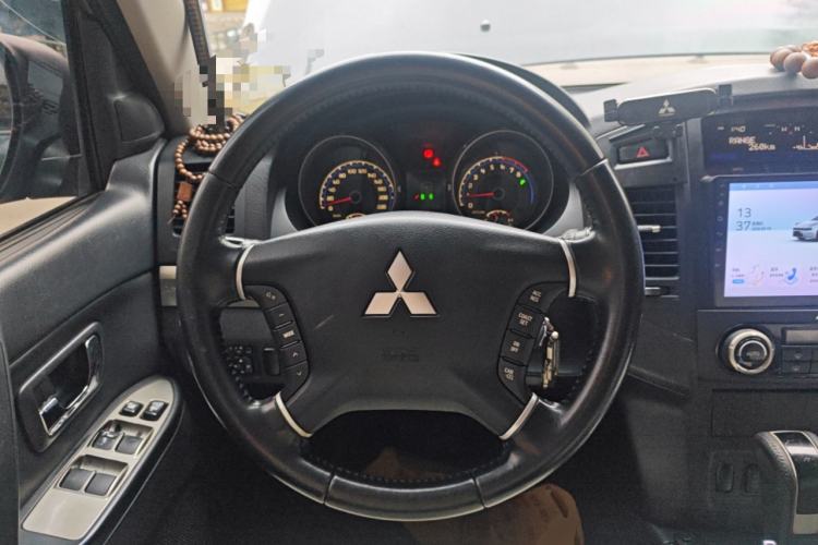 Used Mitsubishi Pajero 2011 3.0L Elite Edition Steering Wheel