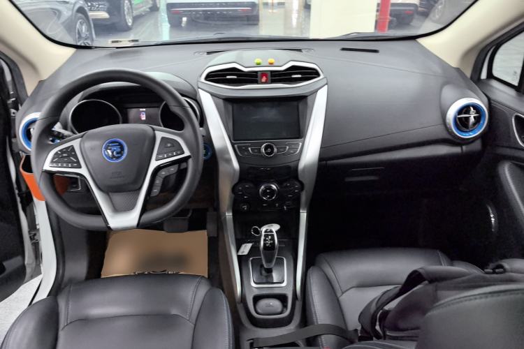 Used BYD Yuan New Energy 2019 EV360 Smart Connect Leading Model Center Console