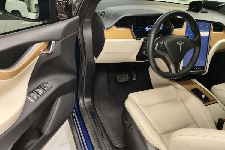Used Tesla Model X 2019 Long-Range Version
