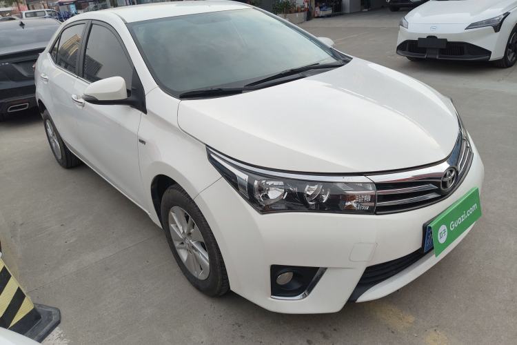 Used Toyota Corolla 2014 1.6L CVT GL Front Right 45 Deg