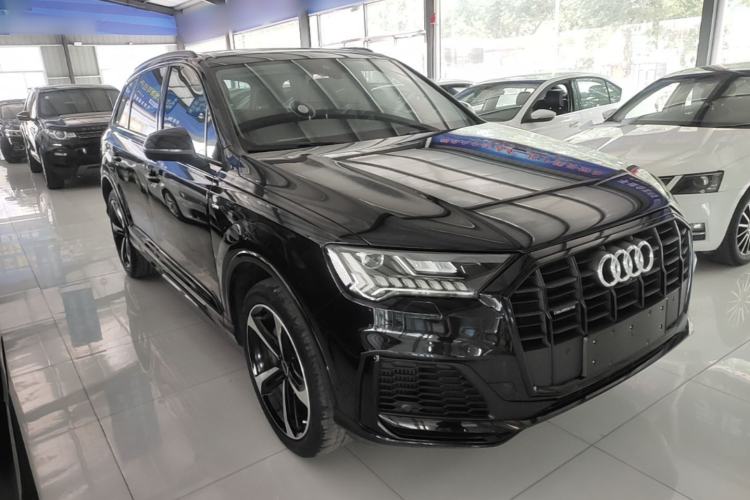 Used Audi Q7 2021 55 TFSI quattro S line Sport model
