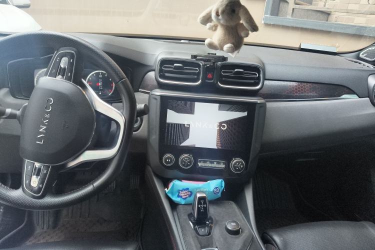 Used Lynk & Co 03 2020 1.5TD DCT JingPro Edition Center Console