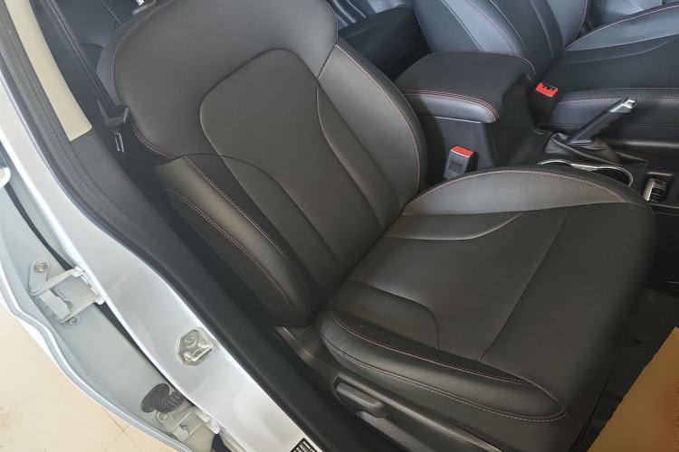 Used Haval M6 2019 1.5T DCT Two-Wheel Drive Value Edition China VI Standard Right Front Seat