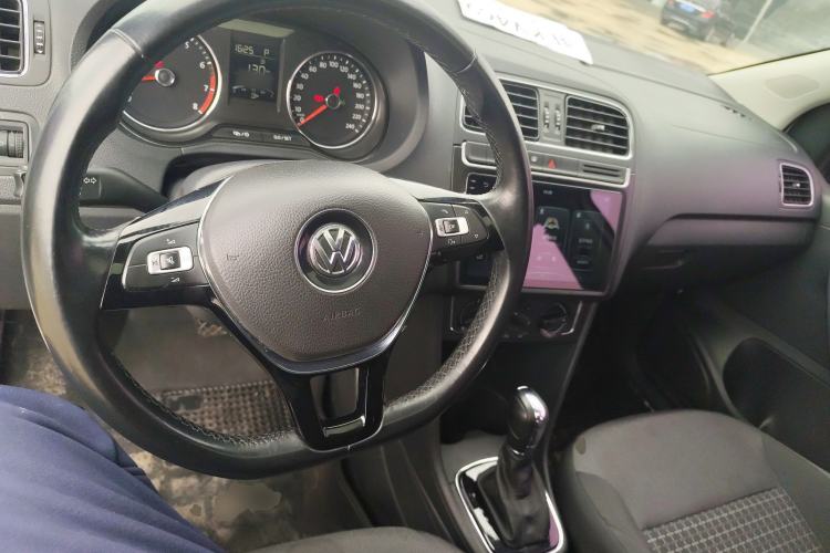 Used Volkswagen Polo 2016 1.6L Automatic Comfort Model
