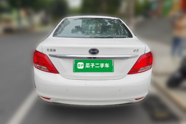 Used BYD e5 2018 450 Smart Connect Enjoyment Version
