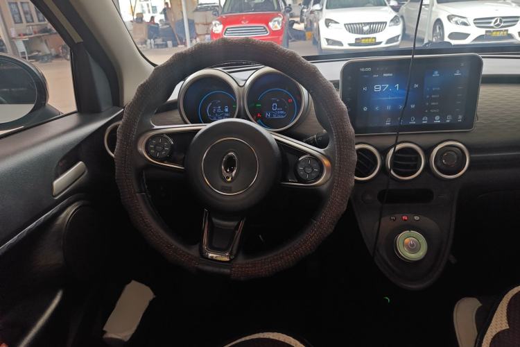 Used ORA Black Cat 2021 301 km Basic Version Steering Wheel