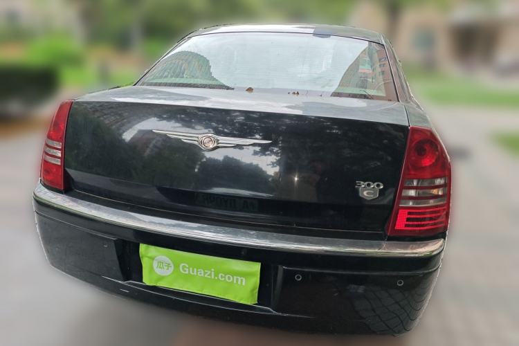 Used Chrysler 300C 2006 2.7L Luxury Edition Rear