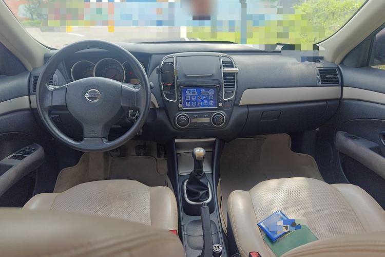 Used Nissan Sylphy 2016 Classic 1.6XE Manual Comfort Edition Center Console