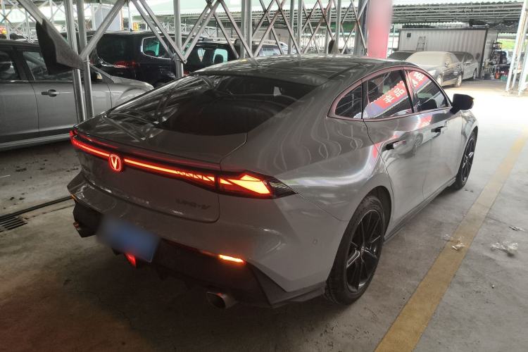 Used CHANGAN UNI-V 2022 1.5T Smart Navigation Version
