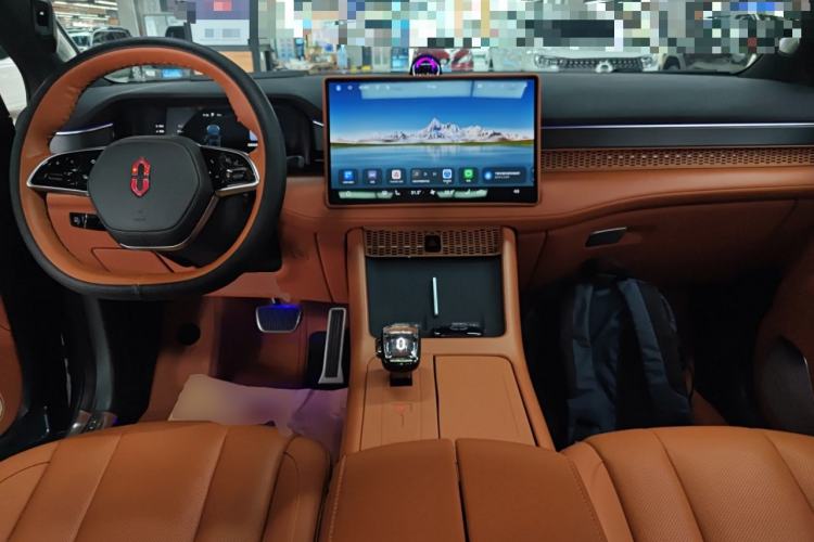 Used Hima AITO M7 2024 1.5T Intelligent Drive 4WD Ultra Version 5 Seats Center Console