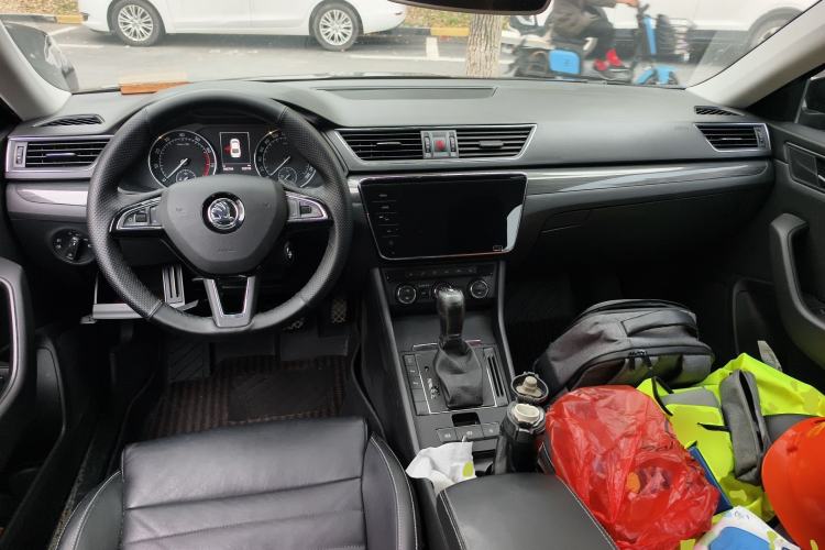 Used Skoda Superb 2016 TSI330 DSG Smart Drive Edition Center Console