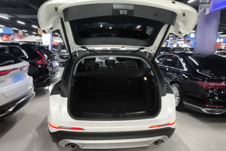 Used Lincoln Corsair 2022 2.0T Two-Wheel Drive Deluxe Edition Trunk