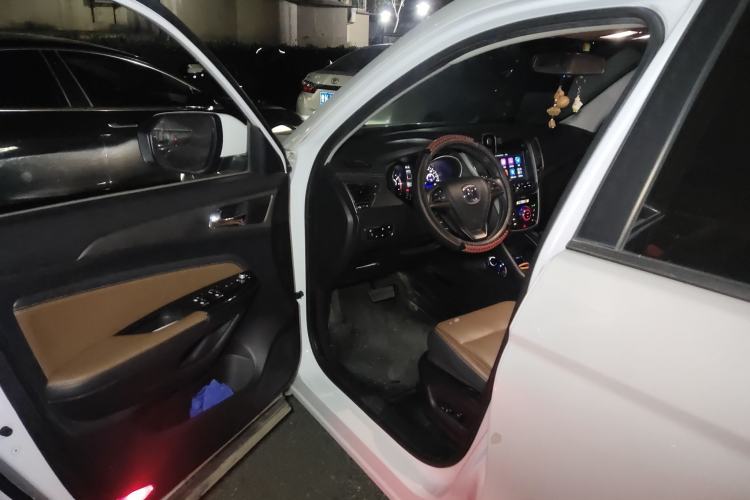 Used CHANGAN CS75 2017 Shangkui Edition 1.8T Automatic All-Wheel-Drive Prestige Model
