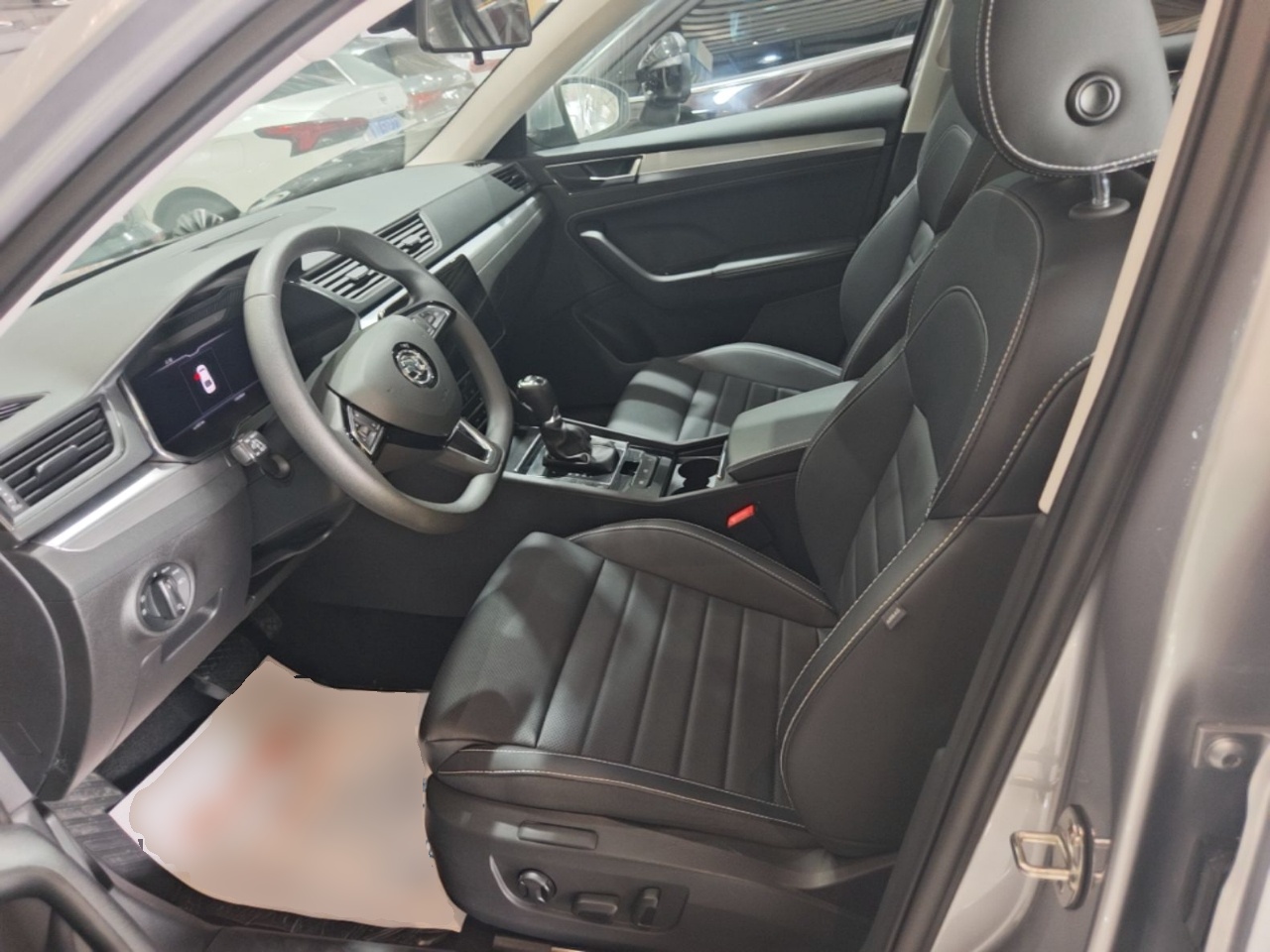 Vepředu