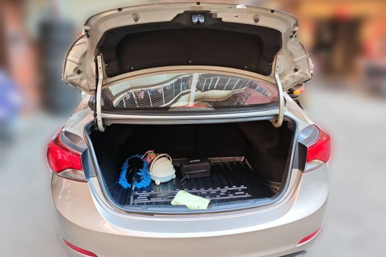 Used Hyundai Elantra (5th Generation / Langdong) 2016 1.6L Automatic Prestige Model Trunk