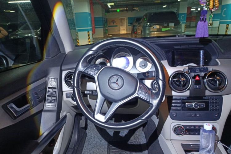 Used Mercedes-Benz GLK-Class 2013 GLK 300 4MATIC Dynamic Sunroof Model