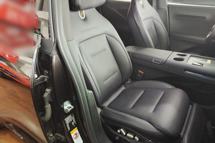 Used Avatr 07 2024 Pro+ Range-Extended Edition Right Front Seat