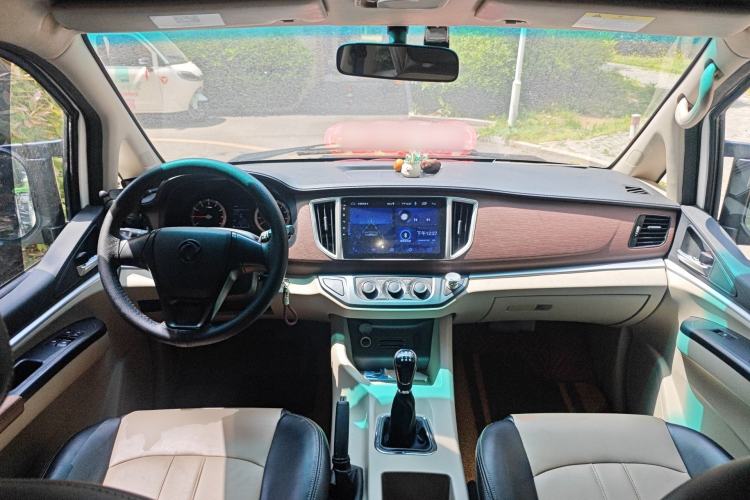 Used FORTHING Lingzhi 2019 M5L 1.6L 7-Seater Base Model China VI Standard
