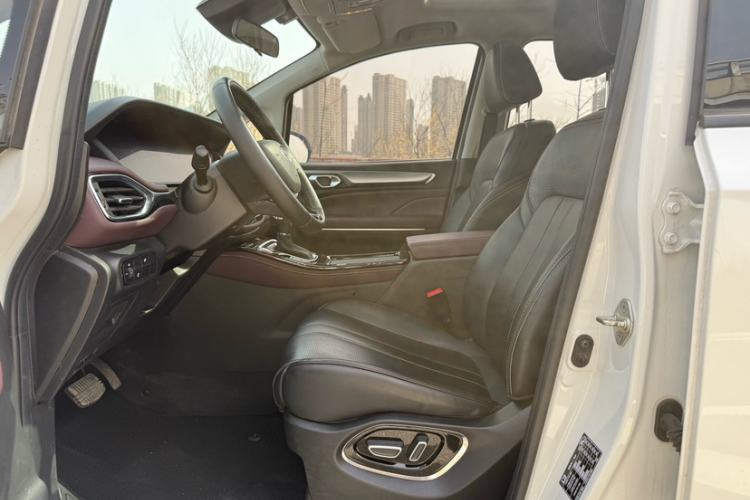 Used GAC Trumpchi M6 2023 PRO 270T DCT Luxury Edition Interior 2