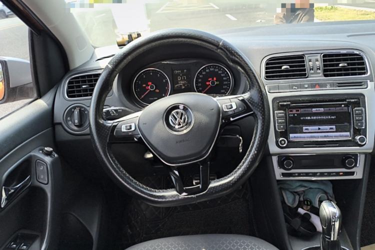 Used Volkswagen Polo 2014 1.6L Cross Polo Automatic Steering Wheel